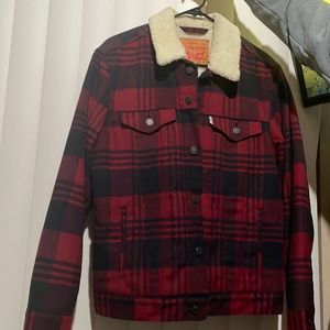 Levi’s trucker sherpa jacket size M